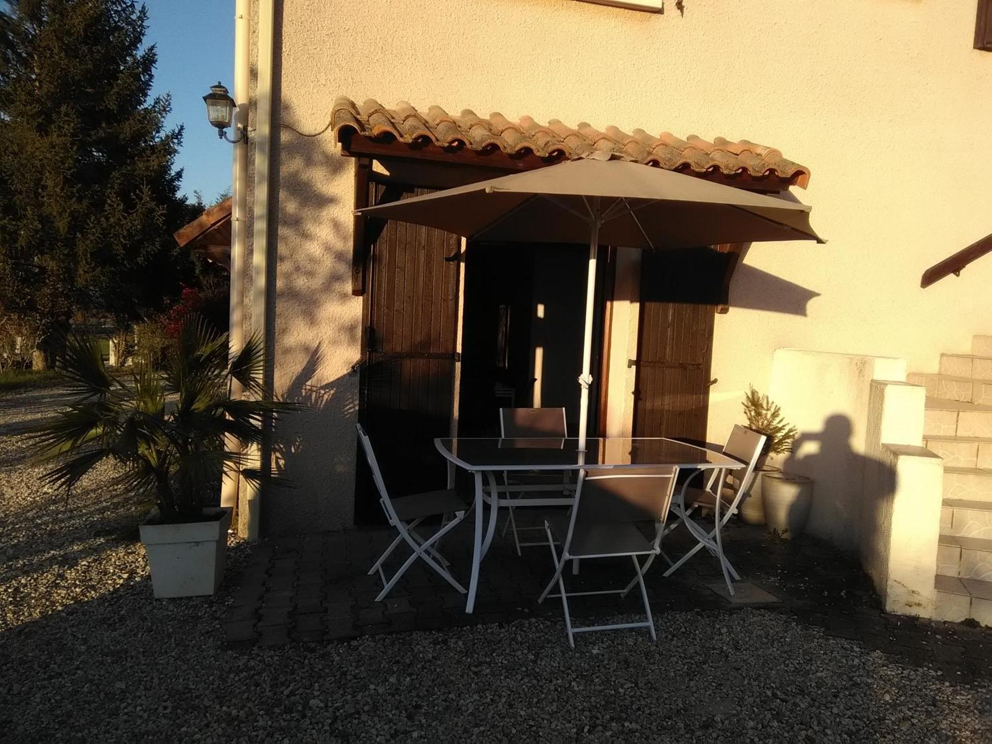 patrice et chrstel Appartement indépendant Chatuzange-le-Goubet Exterior foto